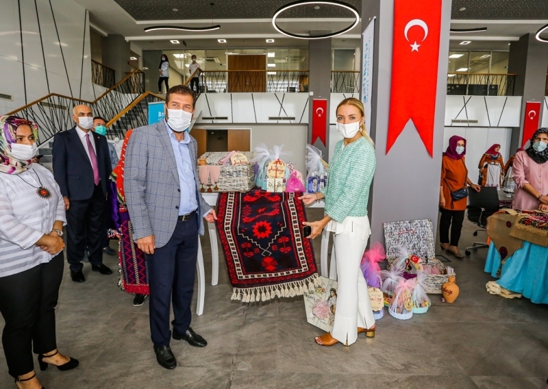 ‘Her Şehri Ünlüsüyle Geziyoruz' Cunda'da