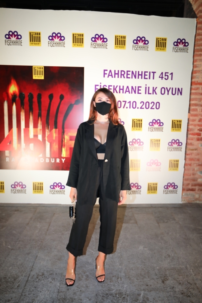 “Fahrenheit 451”in Online Prömiyeri