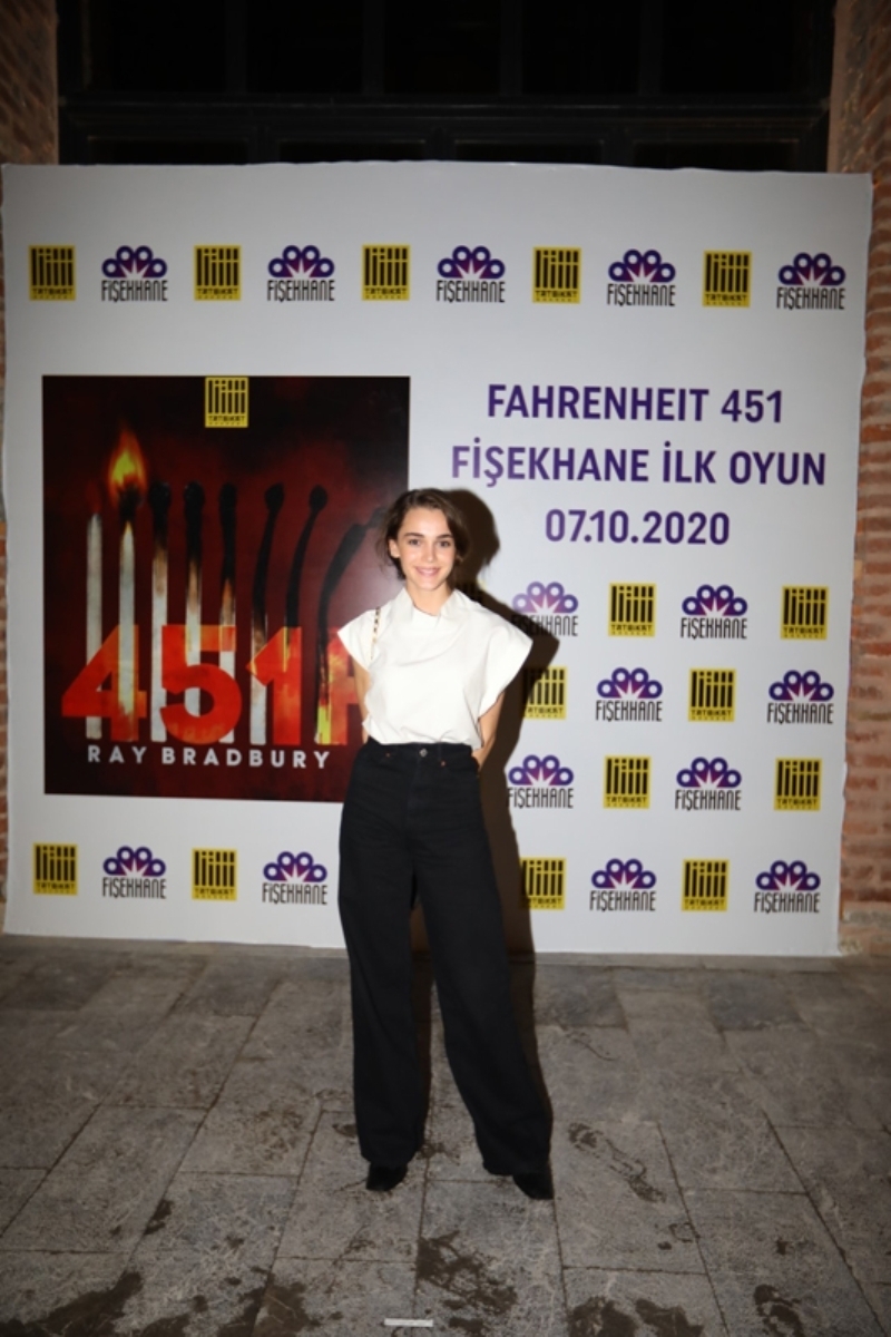 “Fahrenheit 451”in Online Prömiyeri