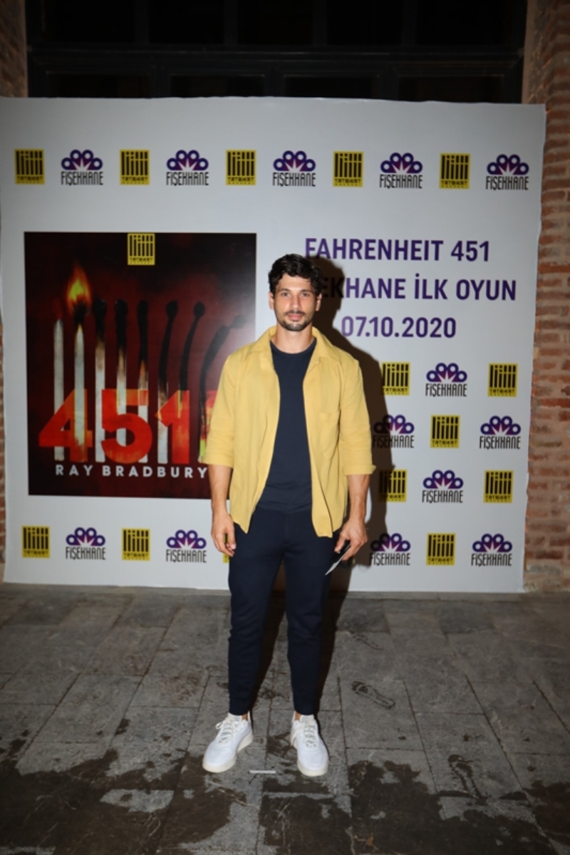 “Fahrenheit 451”in Online Prömiyeri
