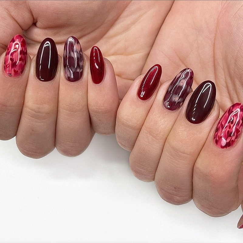 'Nail Art' Önerileri: Bordo Tırnaklar