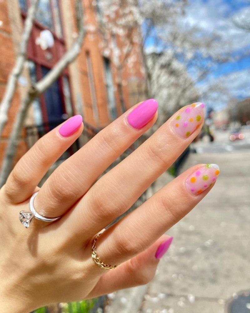 'Nail Art' Önerileri: Pembe Tırnaklar