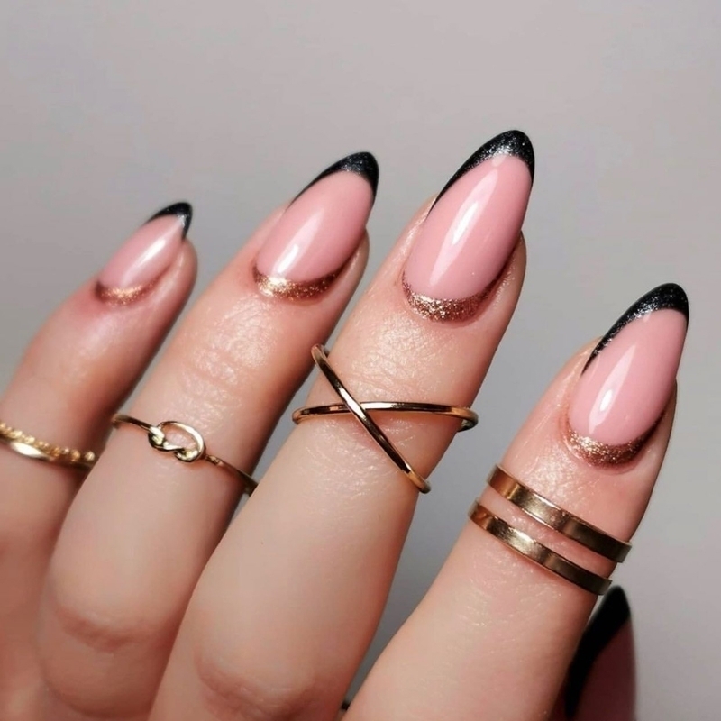 'Nail Art' Önerileri: Simli Tırnaklar