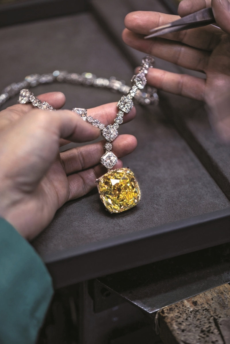 Mücevherde Pantone 2021 Renkleri