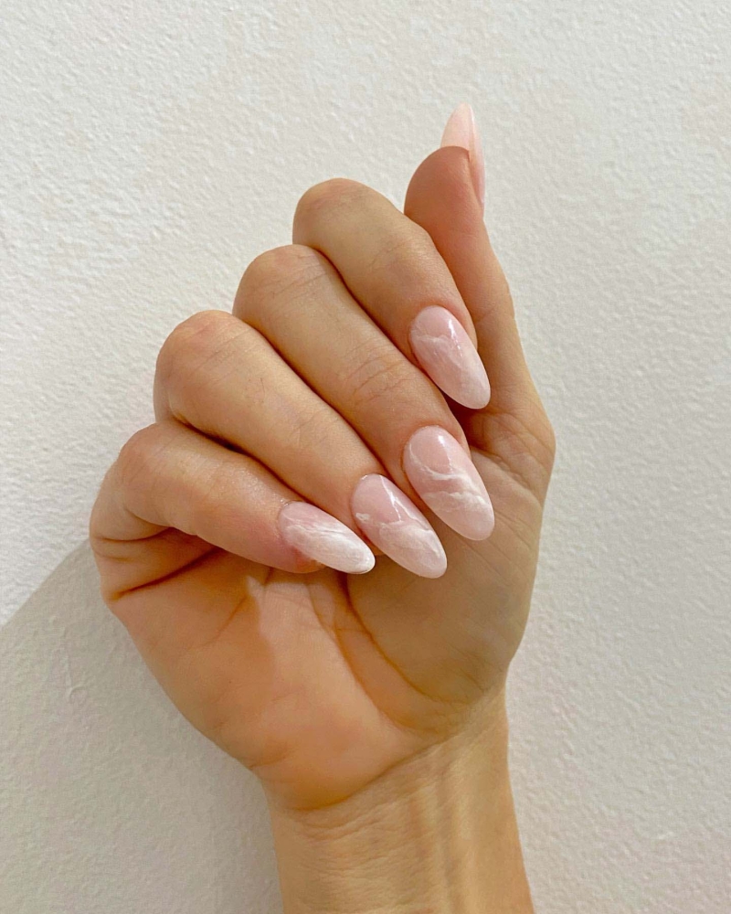 'Nail Art' Önerileri: Nude Tırnaklar