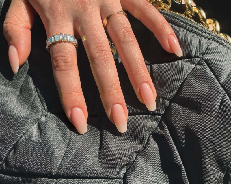 'Nail Art' Önerileri: Nude Tırnaklar