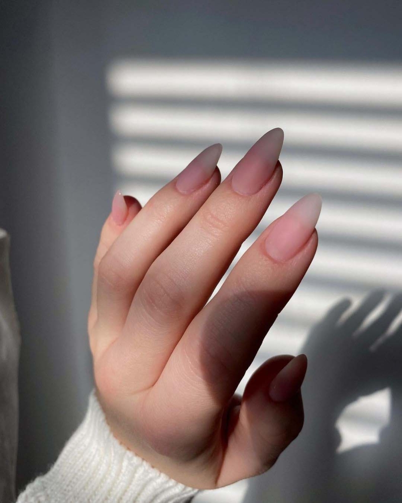 'Nail Art' Önerileri: Nude Tırnaklar
