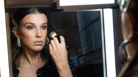 Parıltılı Göz Makyajı Önerileri 2022