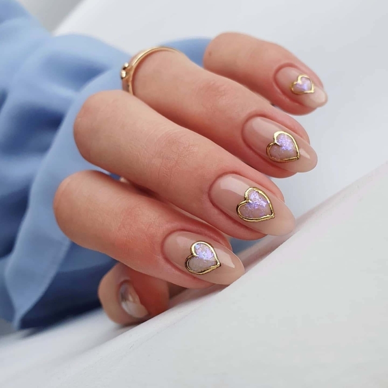 'Nail Art' Önerileri: Kalpli Tırnaklar