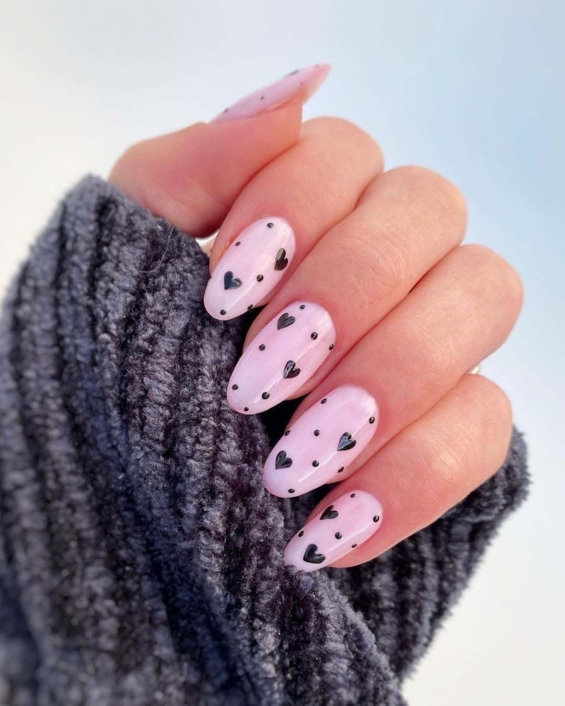 'Nail Art' Önerileri: Kalpli Tırnaklar