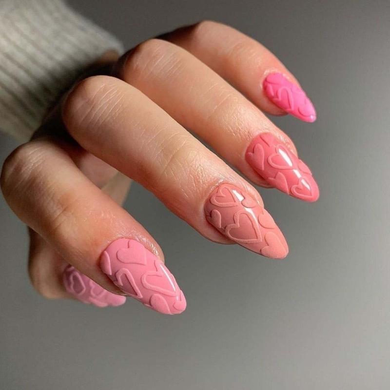 'Nail Art' Önerileri: Kalpli Tırnaklar