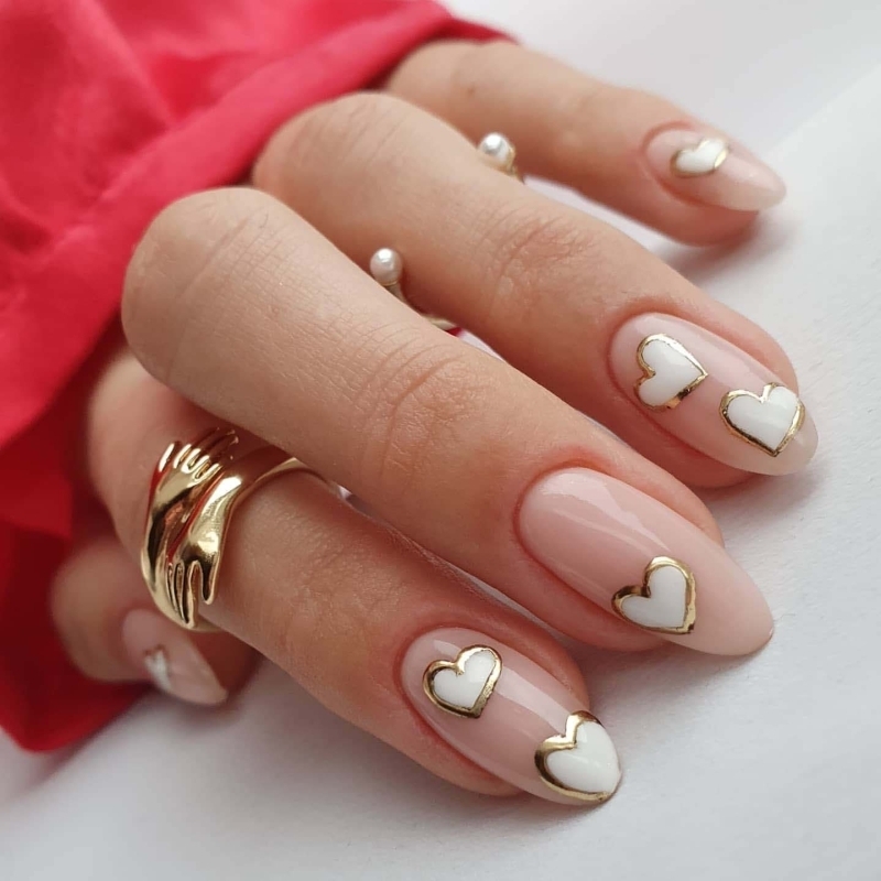 'Nail Art' Önerileri: Kalpli Tırnaklar