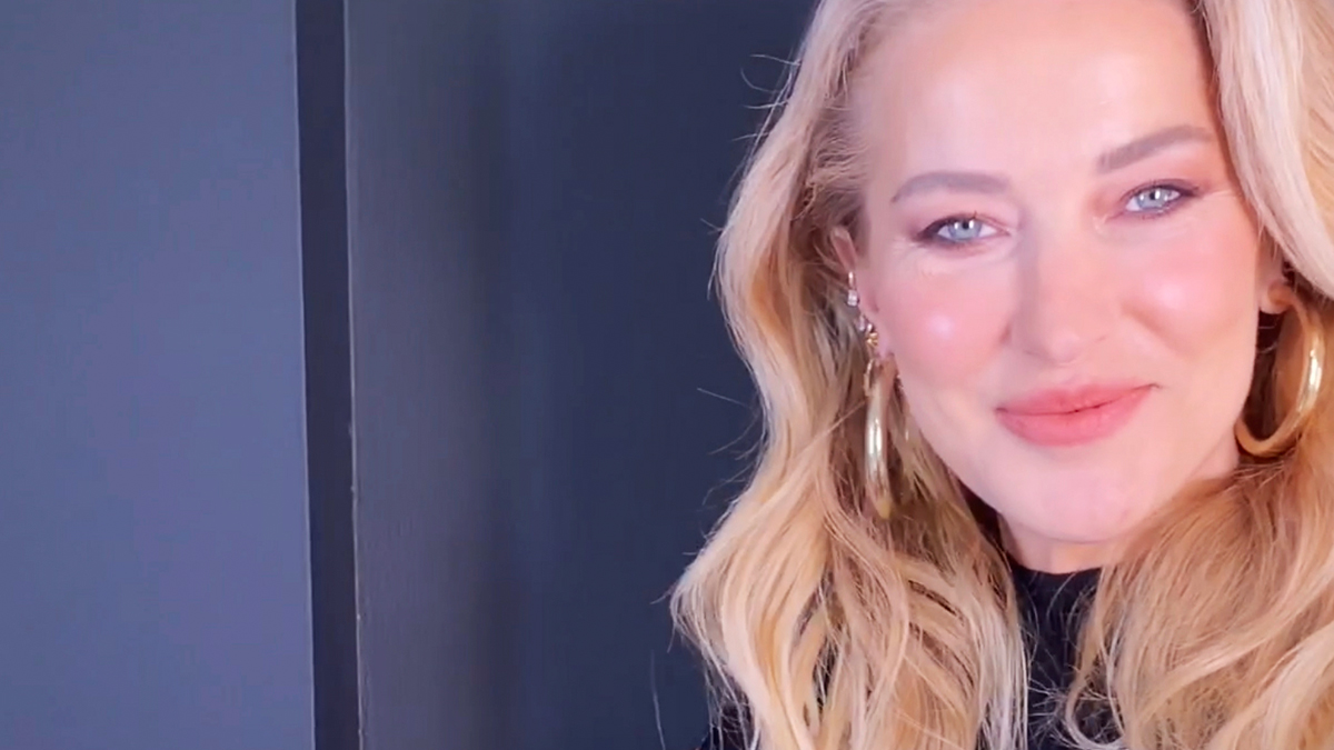 Burcu Esmersoy x Farmasi İş Birliği