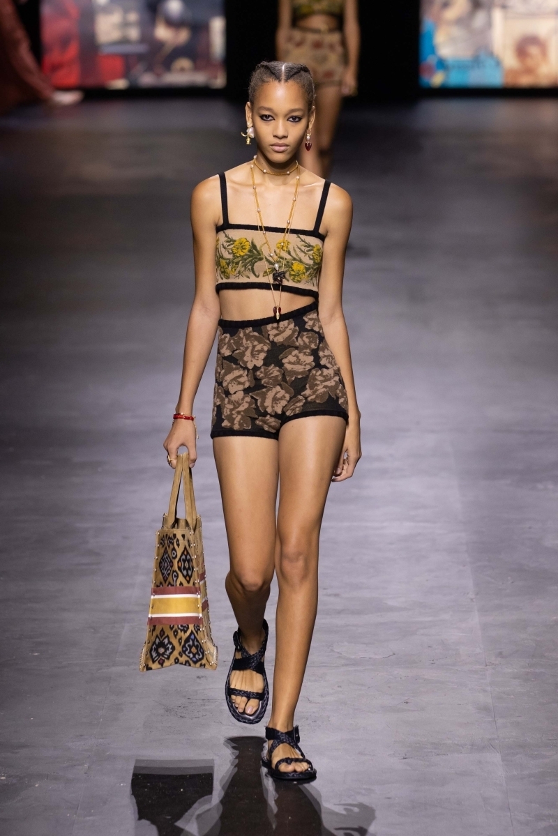 İlkbahar-Yaz 2021 Moda Trendlerine İlk Bakış