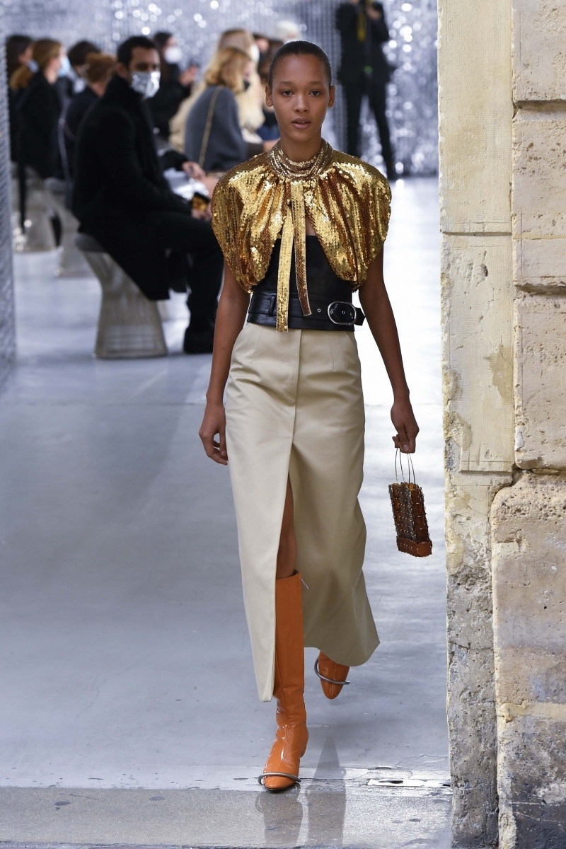 İlkbahar-Yaz 2021 Moda Trendlerine İlk Bakış