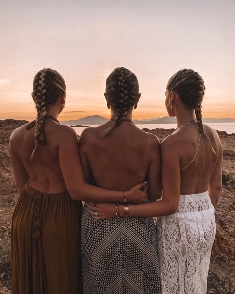 Bu Yaz Saçları Örüyoruz