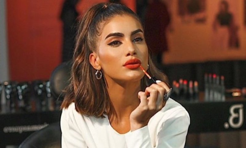 YOUTUBE'DA 10 POPÜLER MAKYAJ KANALI