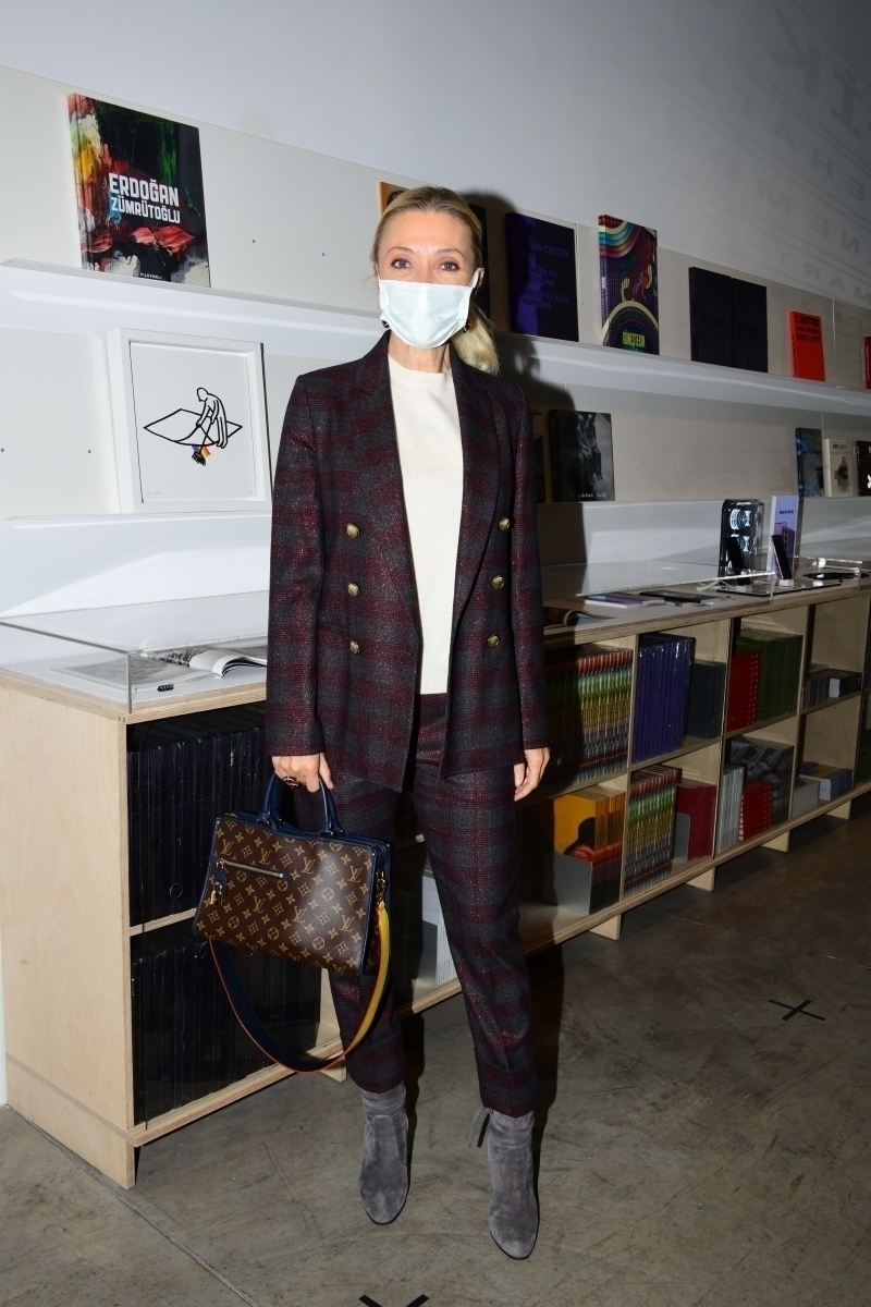 Refik Anadol “Makine Hatıraları: Uzay” Sergisi Daveti