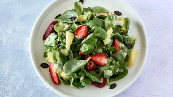 Ananas Soslu Semizotu Salatası