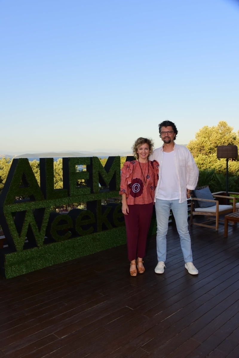 "Duvarların Dışında" Sergi Daveti