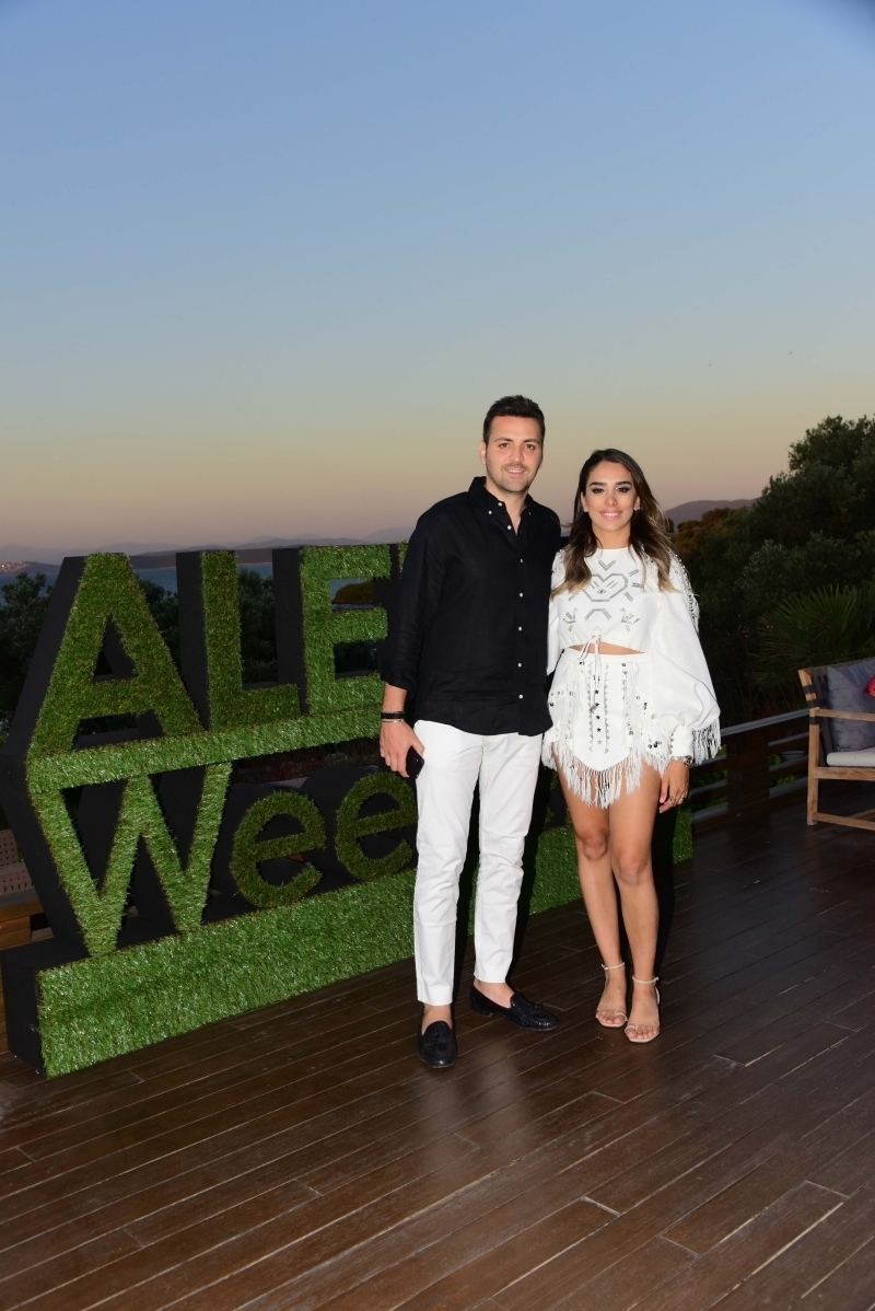 "Duvarların Dışında" Sergi Daveti