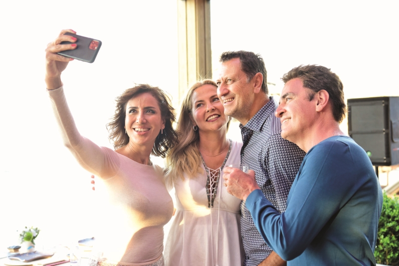 İoki'de Alem Art Dinner