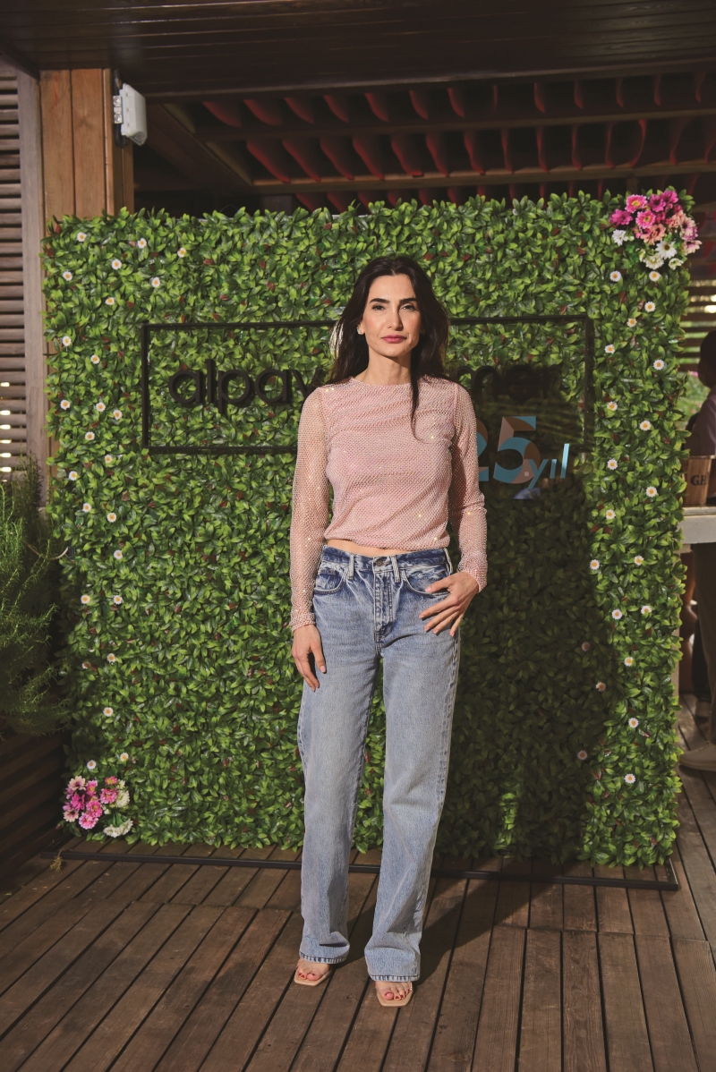 İoki'de Alem Art Dinner