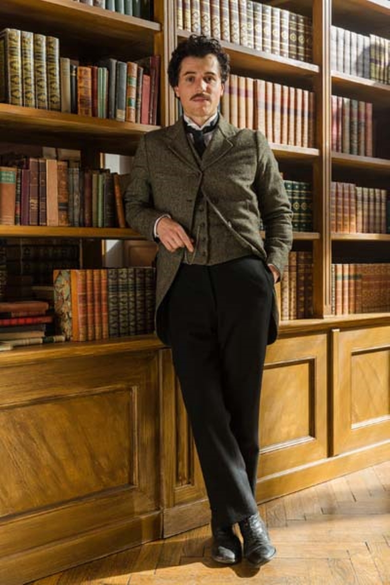 EINSTEININ HAYATI DİZİ OLUYOR