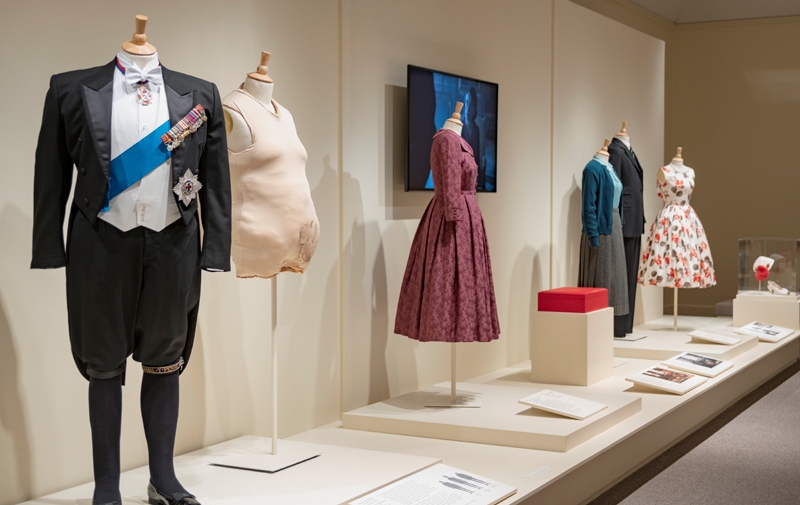 The Crown Dizisinin Kostümleri