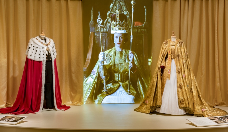 The Crown Dizisinin Kostümleri