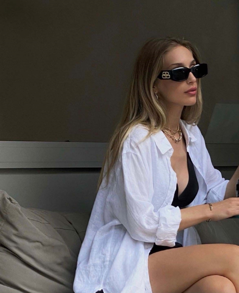 Plaj Trendi: Mayo Üstü Gömlek