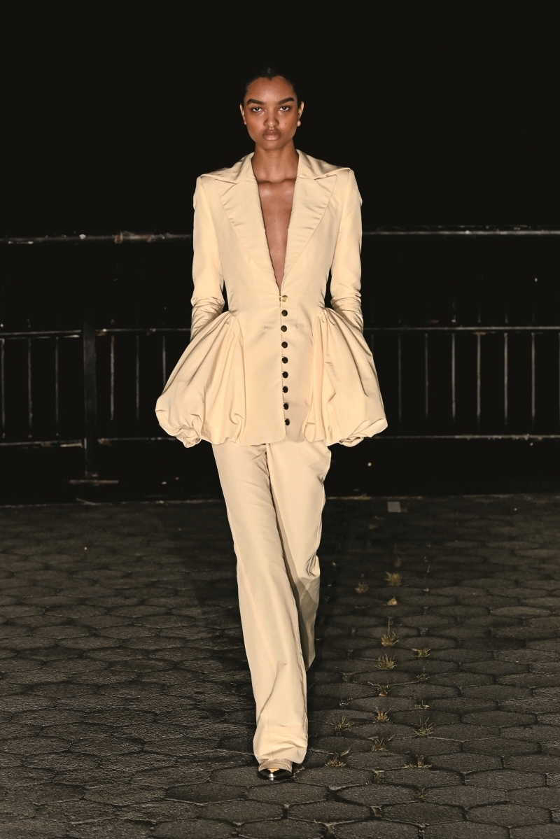 New York Moda Haftası'ndan Öne Çıkan Görünümler