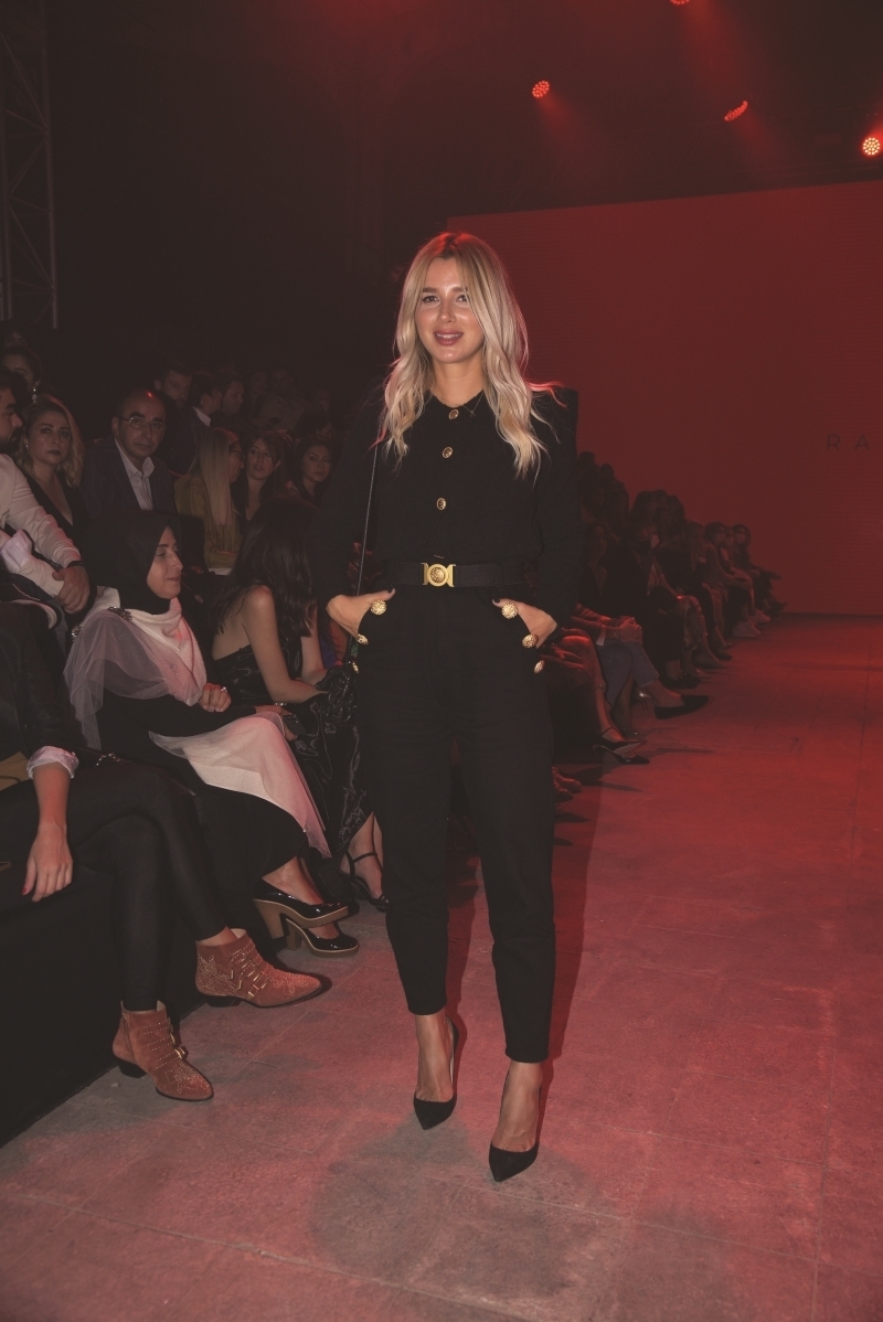 Raisa Vanessa x adL Defile Daveti