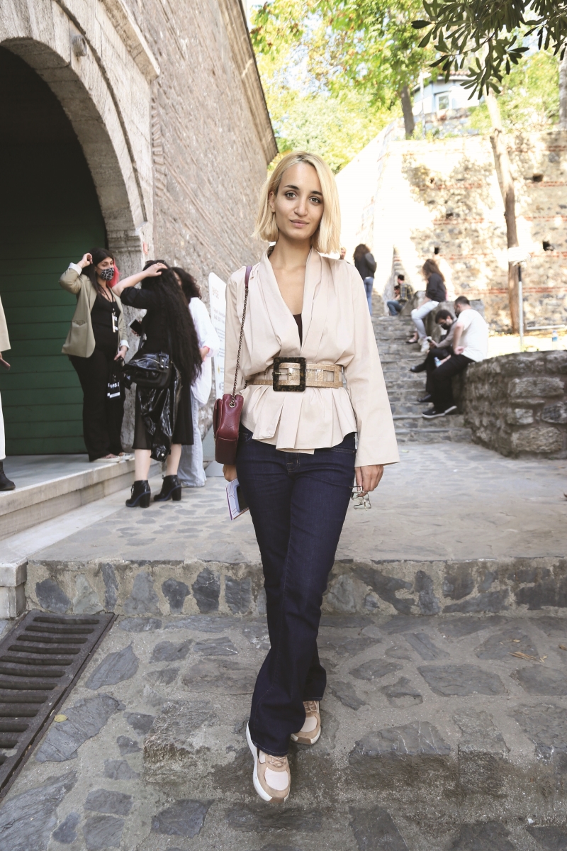 Base'den Sanat Mezunları Daveti