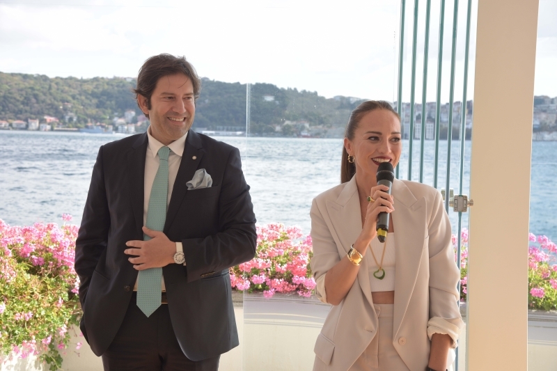 "A Taste of Tiffany" Daveti