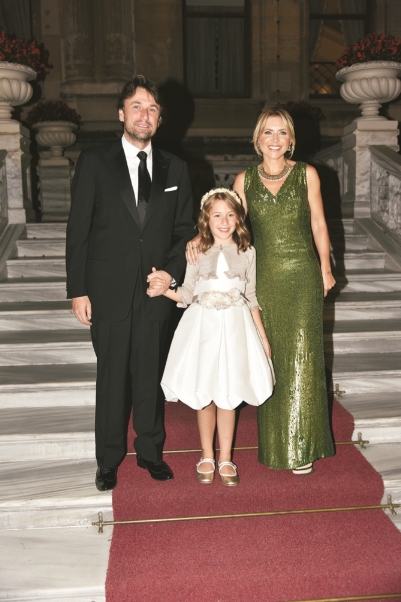 KERİM ÇARMIKLI VE ZEYNEP SELVİLİ EVLENDİ