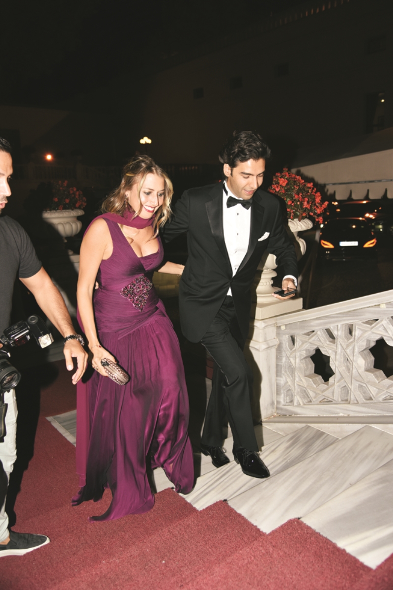 KERİM ÇARMIKLI VE ZEYNEP SELVİLİ EVLENDİ