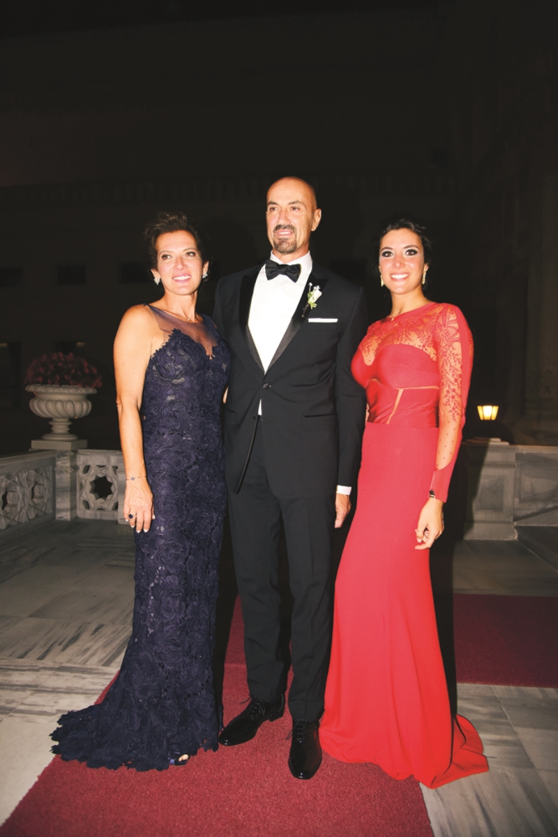 KERİM ÇARMIKLI VE ZEYNEP SELVİLİ EVLENDİ