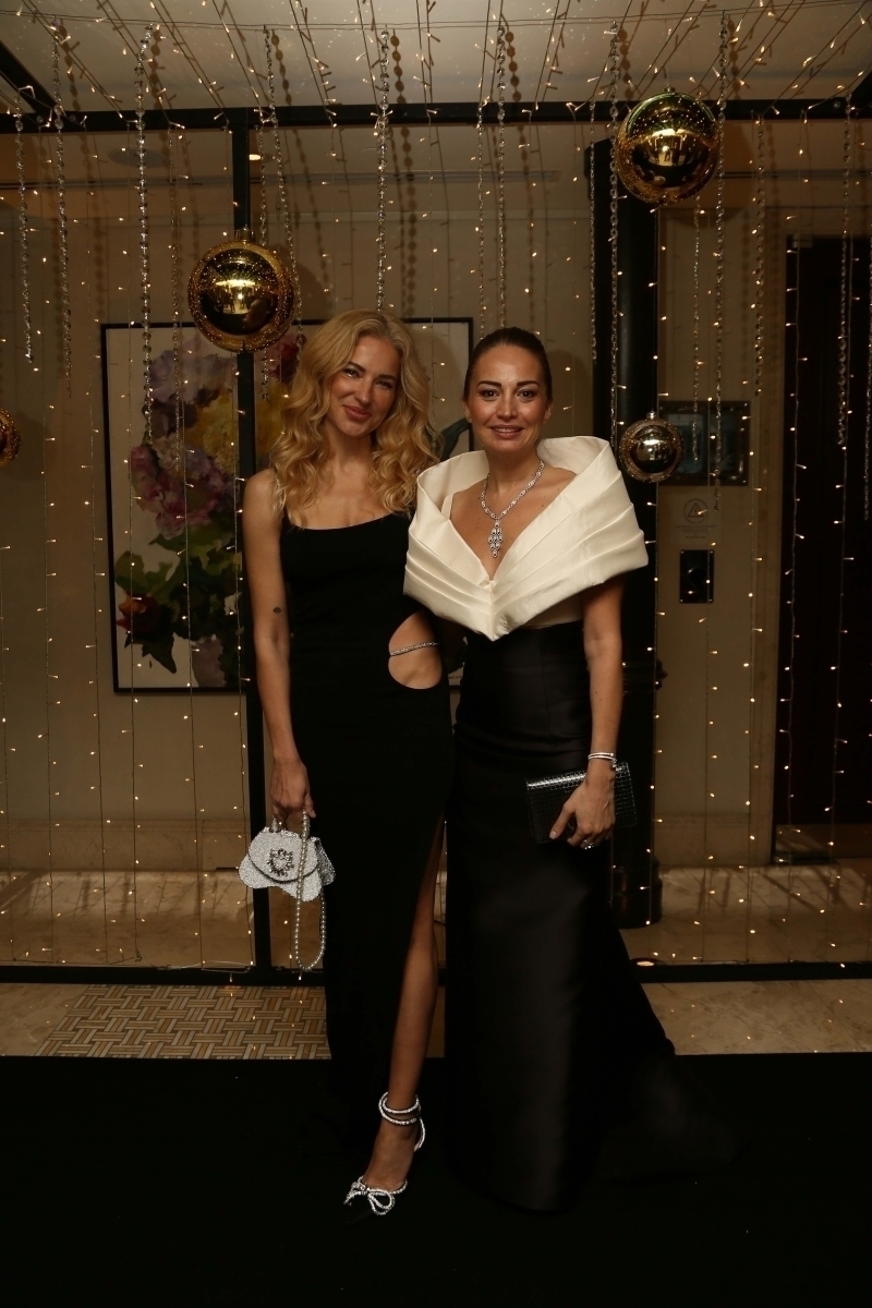 ALEM Yılbaşı Galası'nın En İyi Kırmızı Halı Stilleri