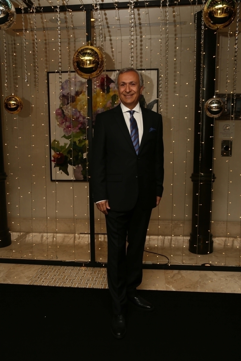 ALEM Yılbaşı Galası'nın En İyi Kırmızı Halı Stilleri