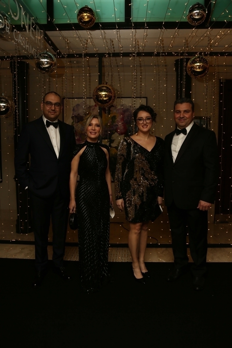 ALEM Yılbaşı Galası'nın En İyi Kırmızı Halı Stilleri