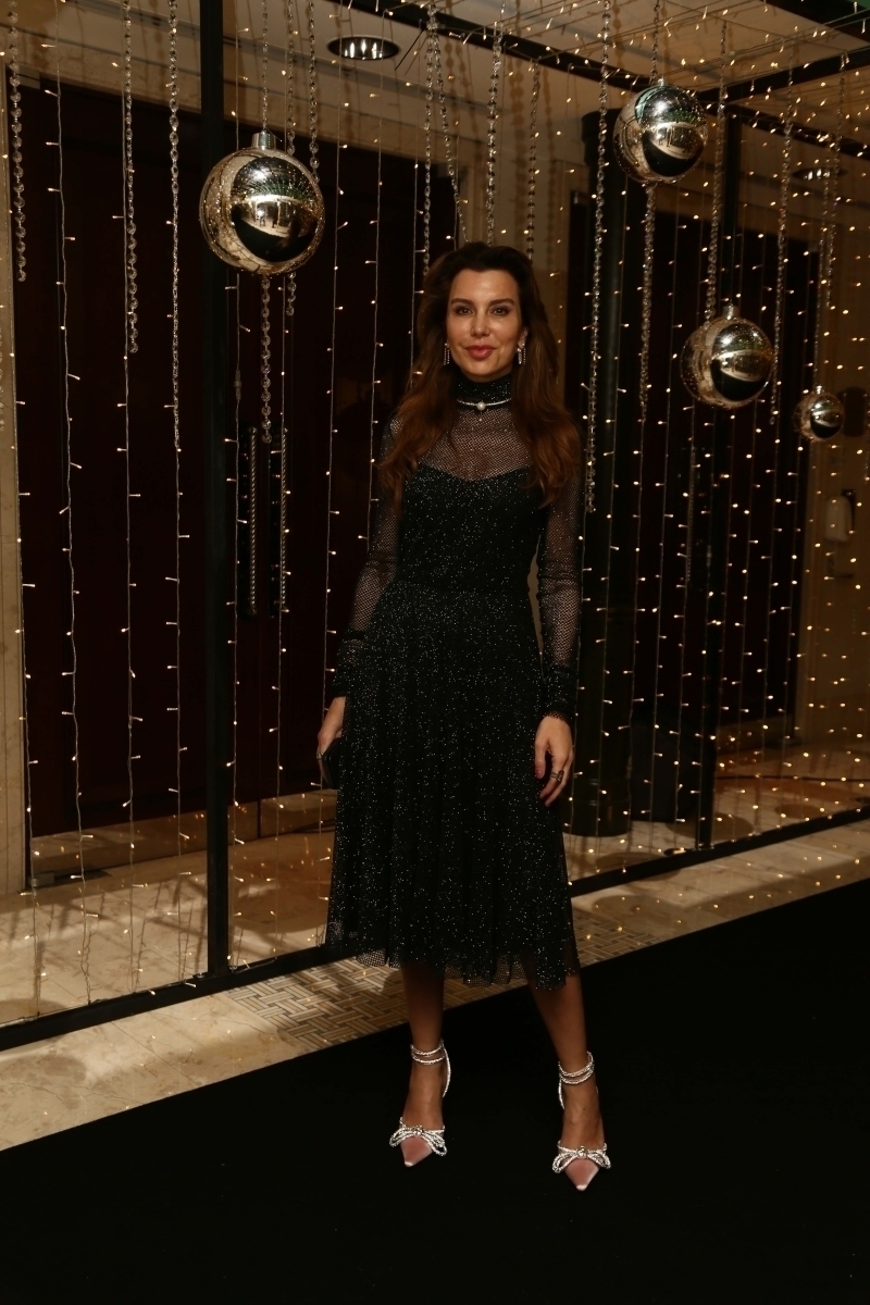 ALEM Yılbaşı Galası'nın En İyi Kırmızı Halı Stilleri