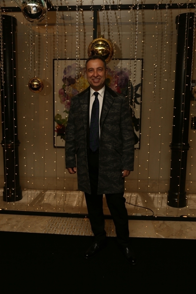 ALEM Yılbaşı Galası'nın En İyi Kırmızı Halı Stilleri