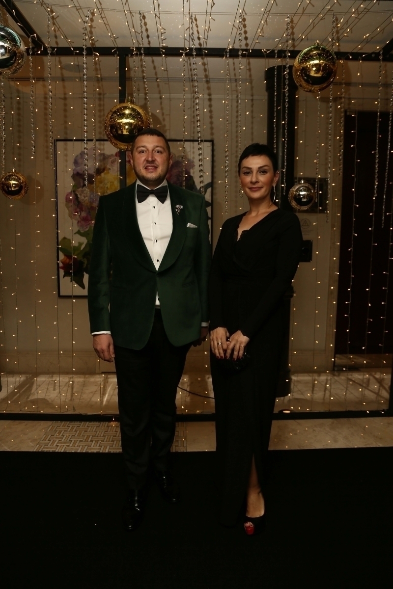 ALEM Yılbaşı Galası'nın En İyi Kırmızı Halı Stilleri