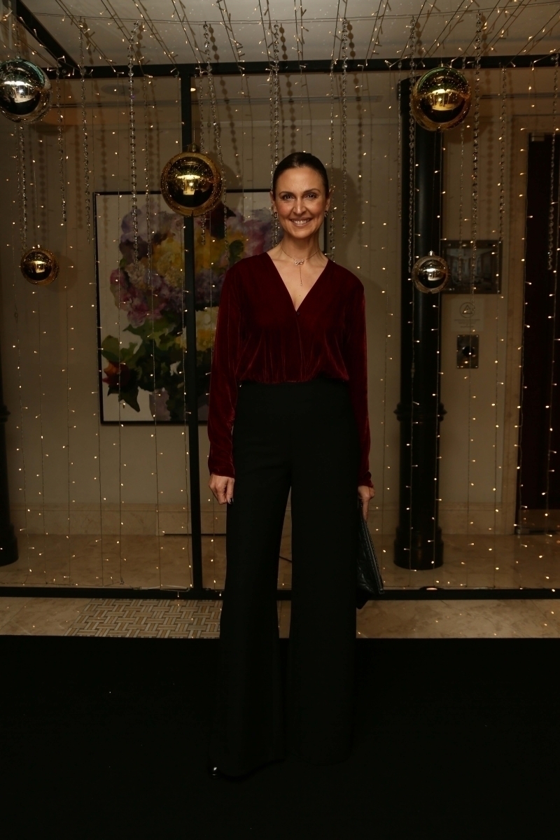 ALEM Yılbaşı Galası'nın En İyi Kırmızı Halı Stilleri