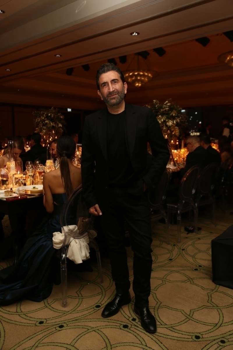 ALEM Yılbaşı Galası'nın En İyi Kırmızı Halı Stilleri