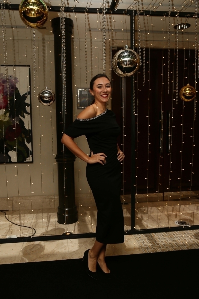 ALEM Yılbaşı Galası'nın En İyi Kırmızı Halı Stilleri