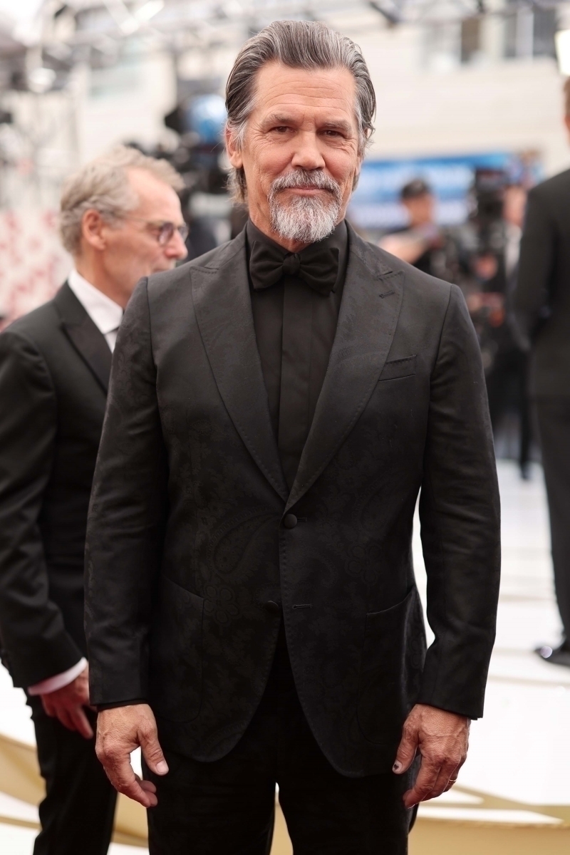 2022 Oscar Ödül Töreni: En İyi Kırmızı Halı Görünümleri ve Kazananlar