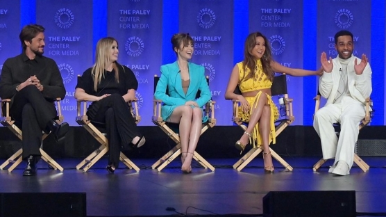 “Emily in Paris” Los Angeles'taki PaleyFest'e Katıldı