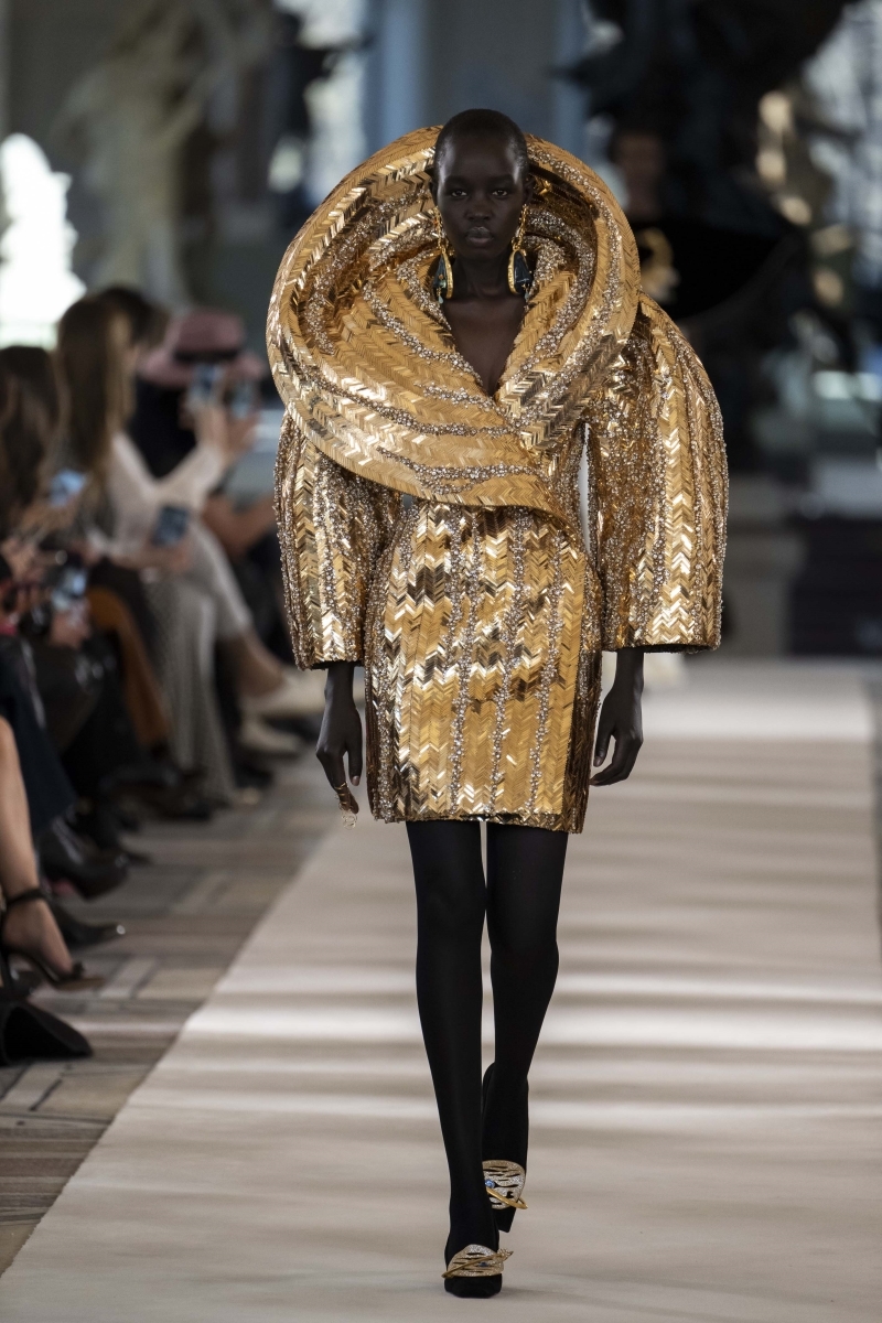 2022 İlkbahar-Yaz Podyumundan İlhamla The Berkeley Otel'in Çay Saati